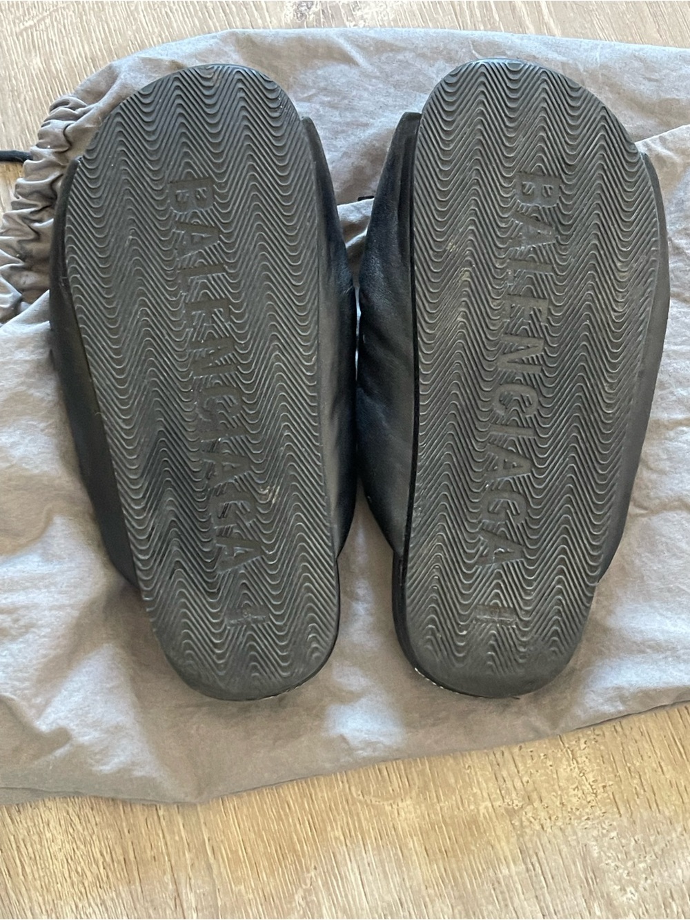 Balenciaga Black Leather Drapy Flat Slide Size 37 excellent condition - Picture 15 of 15